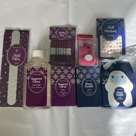 a Bundle of Groovi Beauty holiday gift gift set Sugared Citrus - Picture 4 of 5